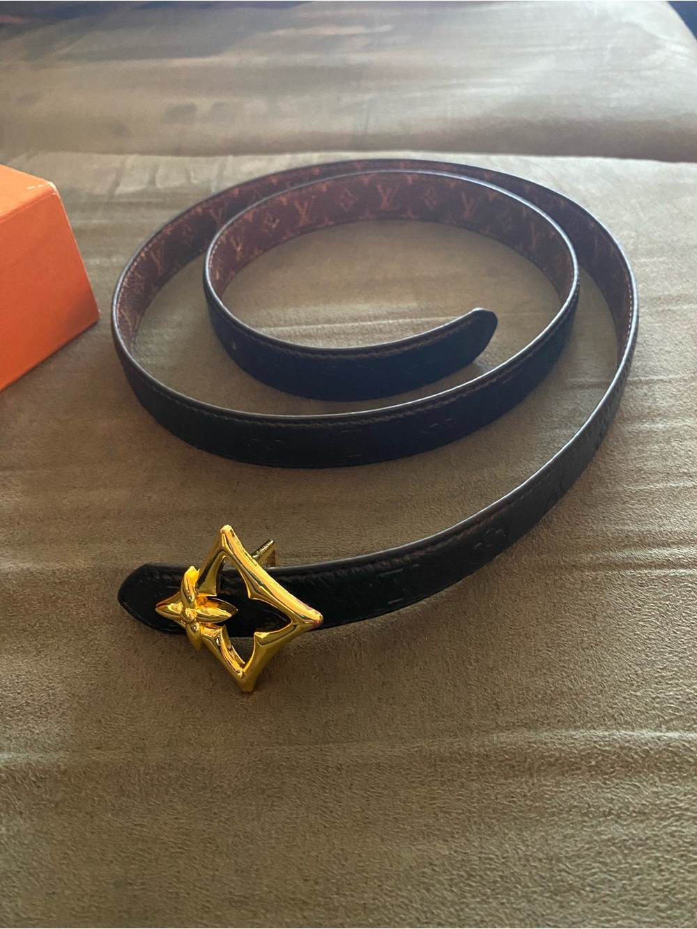 Luxury Black Leather Belt with Gold Logo Buckle